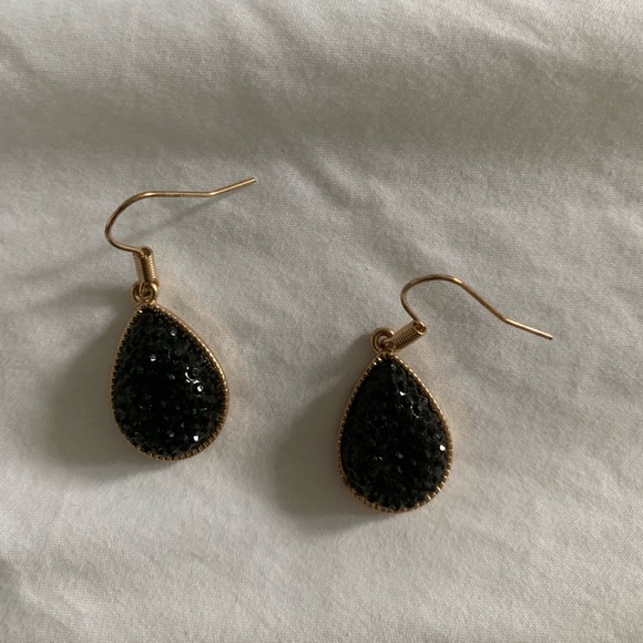 Jewelry - Black hematite and gold earrings costume jewelry